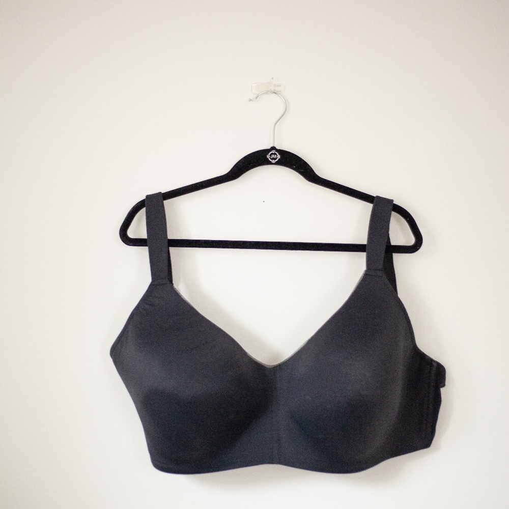 Auden 44ddd lightly lined wire frree bra black